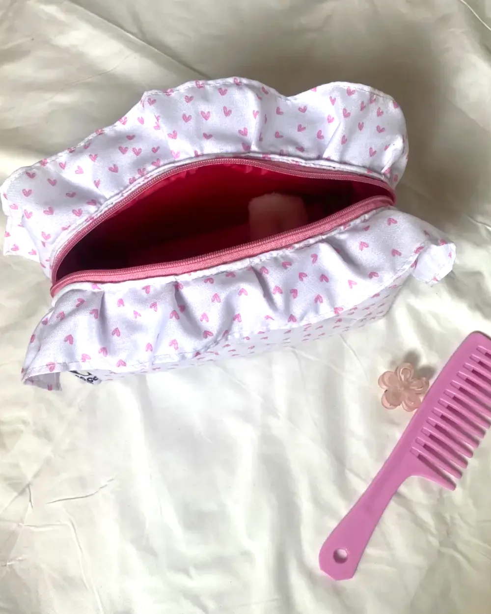 Sweetheart pouch